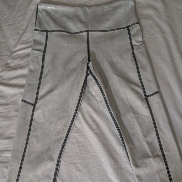 ZYIA Silver Capri Leggings - Picture 1 of 4